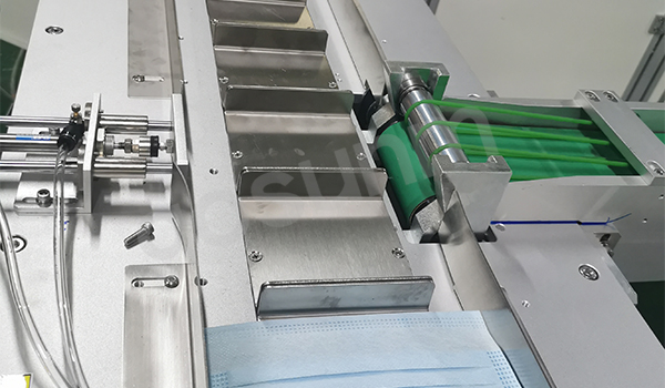 1649838195693518.jpg 口罩機生產(chǎn)設(shè)備細節(jié).jpg