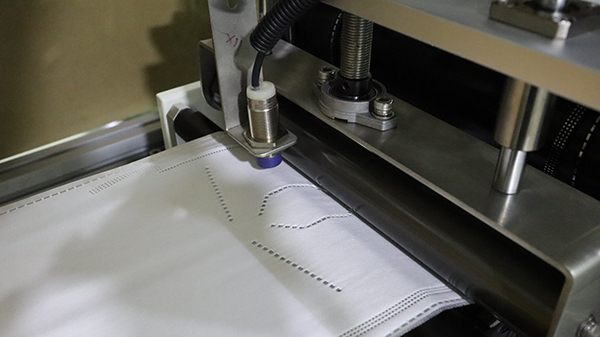 1691658293884175.jpg 口罩機細節(jié)圖.jpg