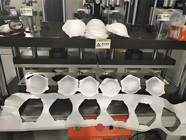 1718873952462353.gif 口罩機(jī).gif